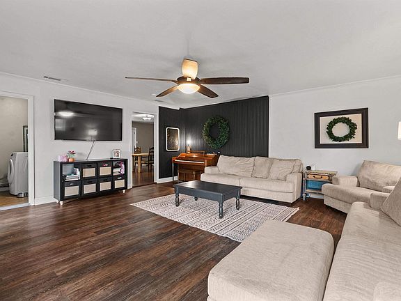 4th image of 1706 Timberline Dr