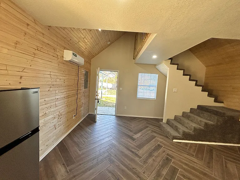 222 Highview Dr — Photo 7