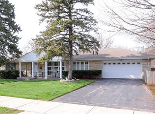 440 Kingston Ter, Deerfield, IL 60015