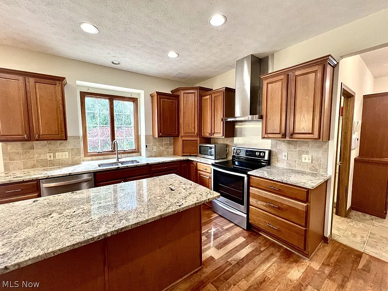 12341 Paddock Cir — Photo 10