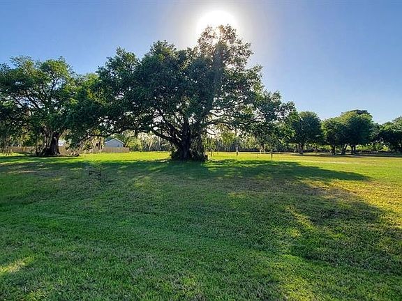 3rd image of 0 OAKMONT DRIVE LOT 9