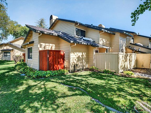 2nd image of 2301 Woodlake Drive