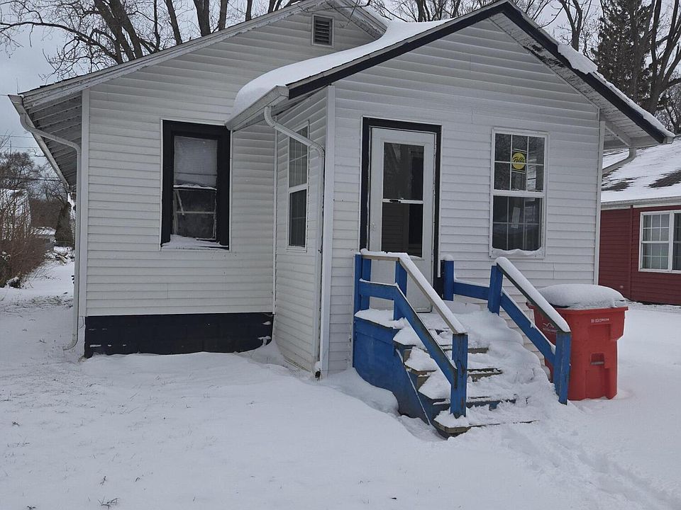 1st image of 831 La Salle St