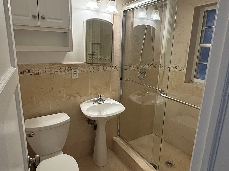 43 Madeira Ave #1 — Photo 7