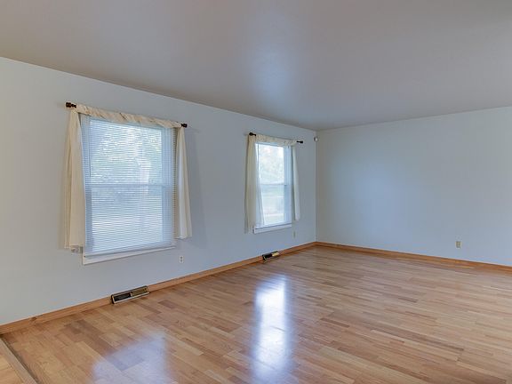 5th image of 6908 N Park Manor Dr