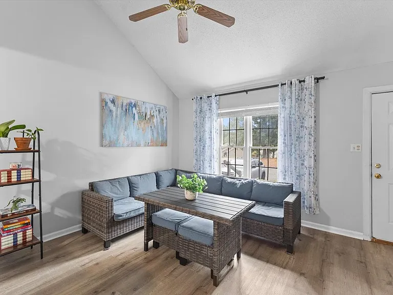 2672 Hitchcock Dr — Photo 13