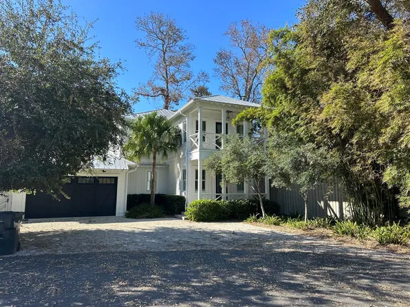60 Glynn Oaks Ln, Saint Simons Island, GA 31522