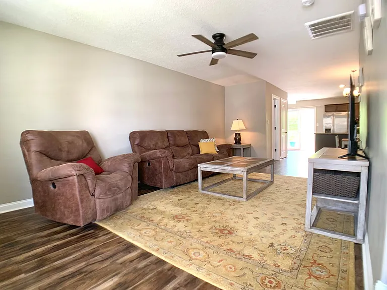 364 Sam Houston Cir — Photo 3
