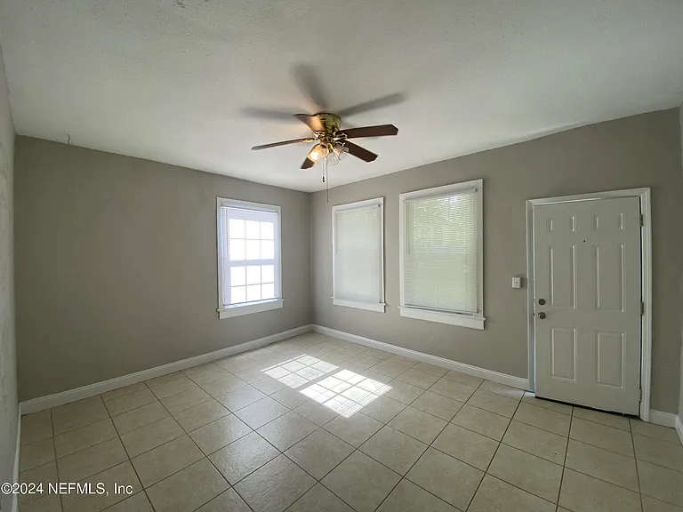 2671 Forbes St #B — Photo 2