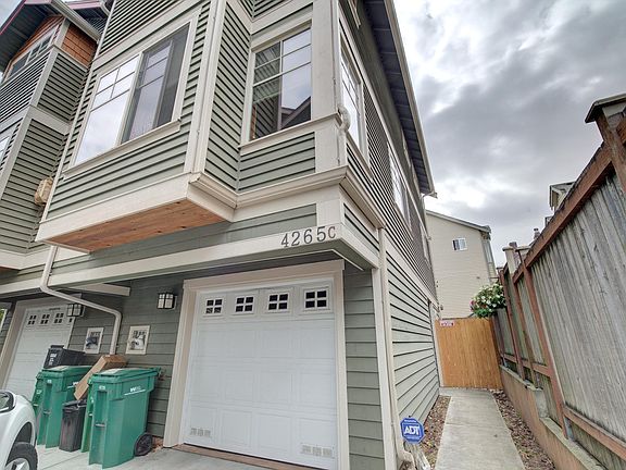 Front view of the townhome, with straight access to the street