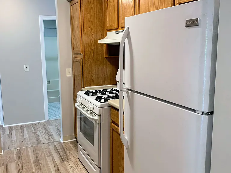 210 Brook Village Rd #20 — Photo 8