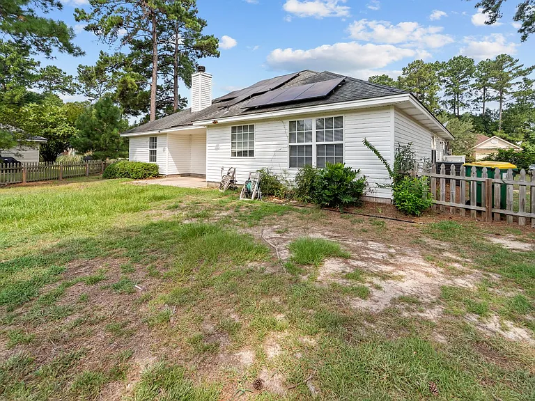 119 Pampas Dr — Photo 44