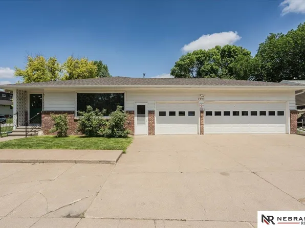 2008 E Military Ave, Fremont, NE 68025