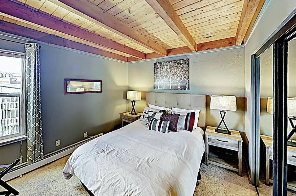4400 Lodgepole Circel — Photo 3