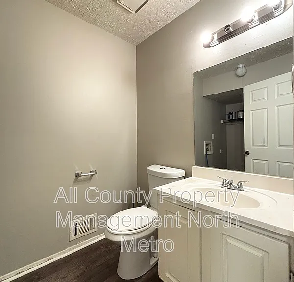 2245 Highpoint Rd — Photo 11