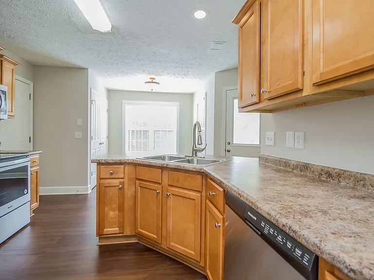 2745 Portside Ct — Photo 7