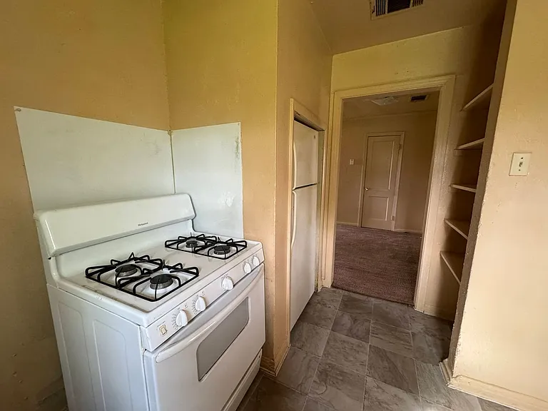 722 Sutton Dr — Photo 11