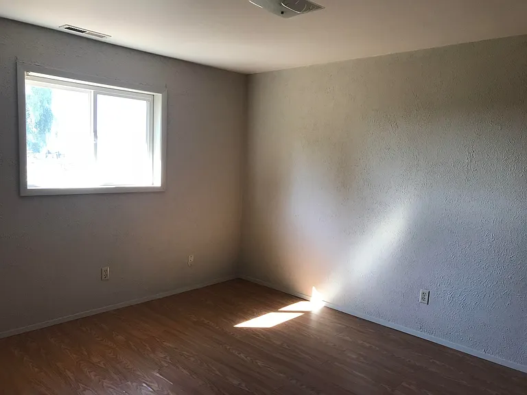 5648 Avalon St — Photo 14