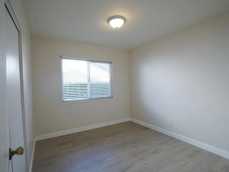 18637 Stare St — Photo 15