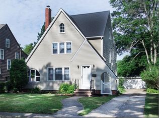 2384 Edgerton Rd, University Heights, OH 44118