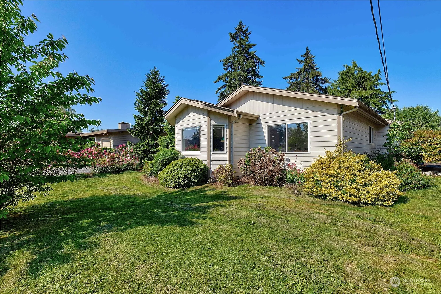 13325 Military Road S photo 1