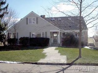 835 Soundview Dr, Mamaroneck, NY 10543