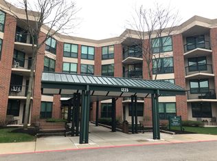 1225 Luther Ln APT 413D, Arlington Heights, IL 60004