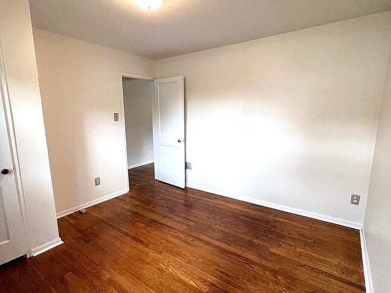 1907 Columbia Ave — Photo 10