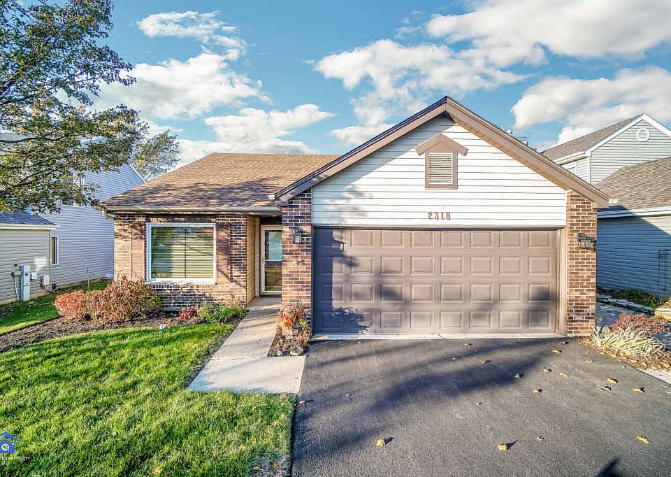 1st image of 2318 Cambridge Ln