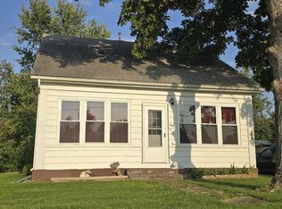 401 N 2nd St, La Harpe, IL 61450