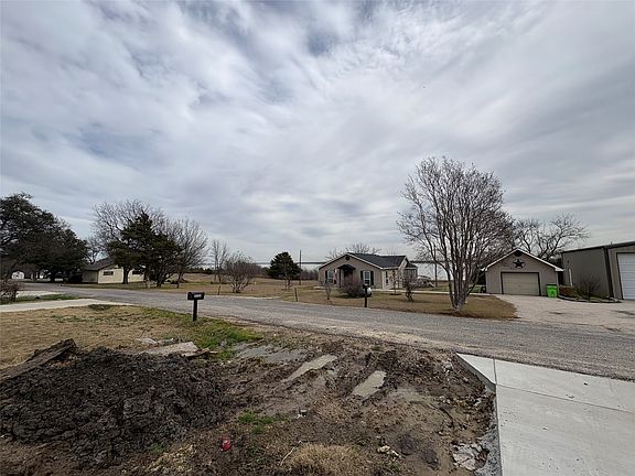 4th image of 4512 County Road 895
