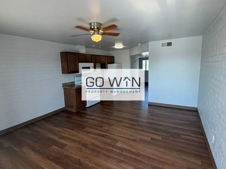 1325 N 30th Dr — Photo 20