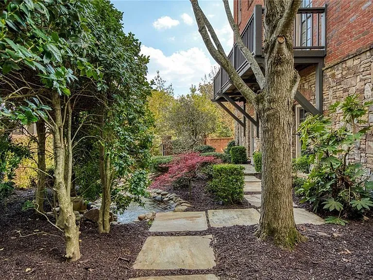 100 Founders Mill Ct — Photo 5