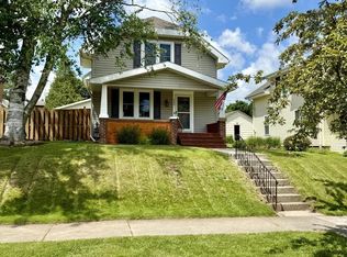 940 N 5th St, Manitowoc, WI 54220