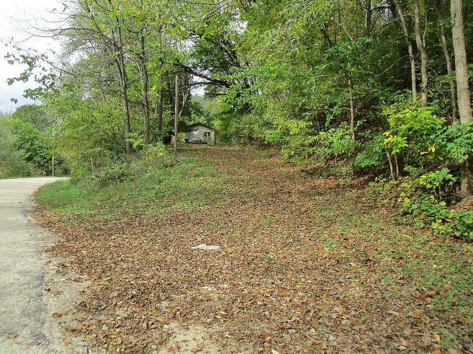 2nd image of 59232 Benhardt Ridge Rd