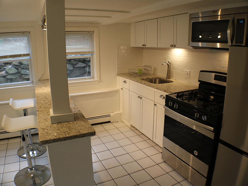 Kitchen and snack bar