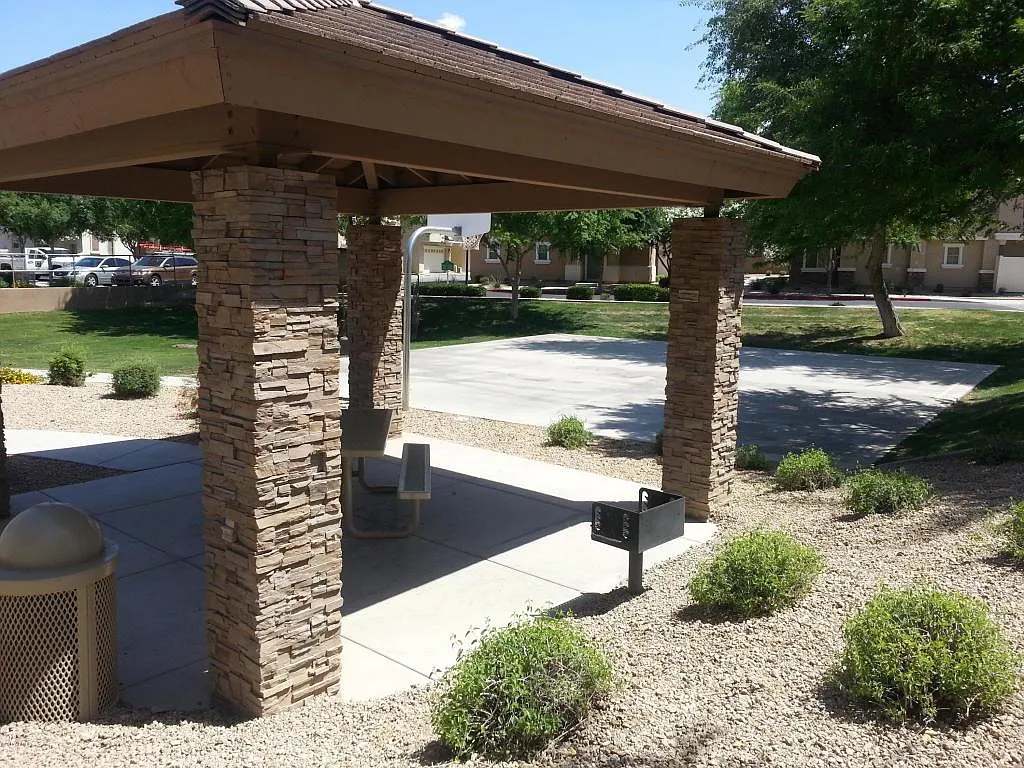 3 bed, 1466 sqft, $2,095 — Photo 4