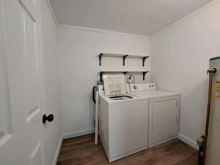 609 E Seminary St — Photo 4