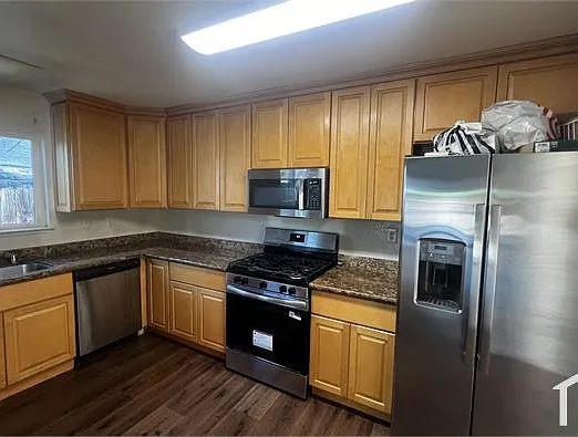 4 bed, 1632 sqft, $3,496 — Photo 2