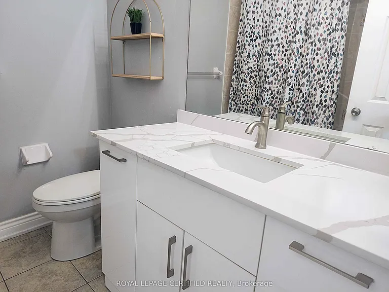 392 Hobbs Cres — Photo 17