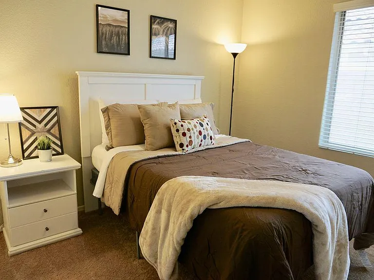 1692 W Sparrow Dr — Photo 15
