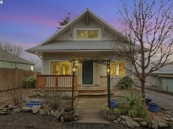 515 Pearl St, Oregon City, OR 97045