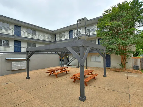 Sandpiper Apartments Photo 1