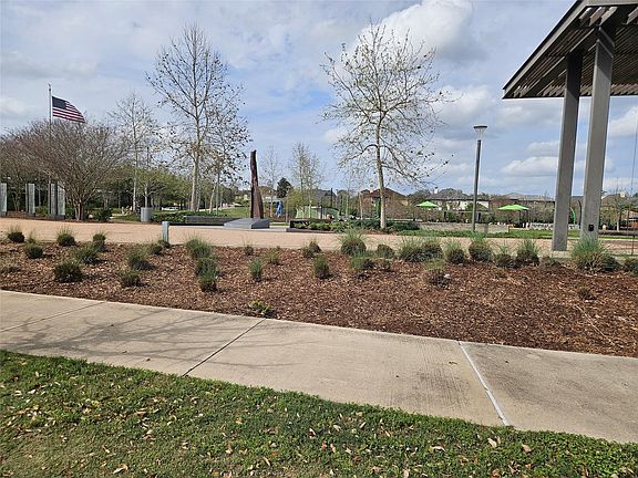 5th image of 3859 Gramercy St