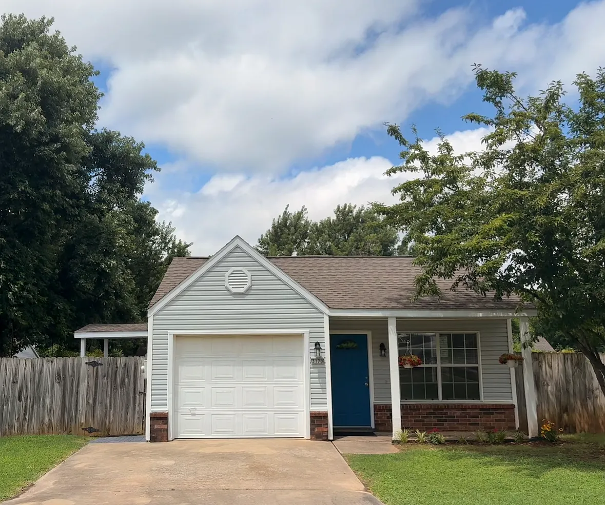 2 bed, 900 sqft, $1,550 — Photo 1