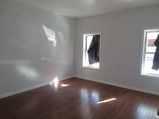 Rented by Parlor Real Estate Corp | media 9