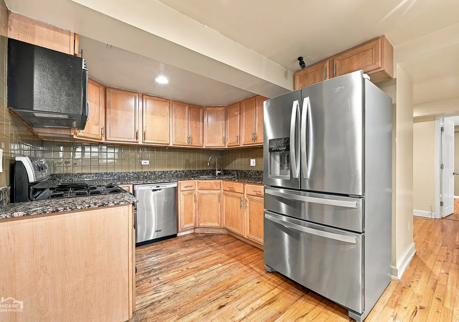 2 bed, 1100 sqft, $1,850 — Photo 3