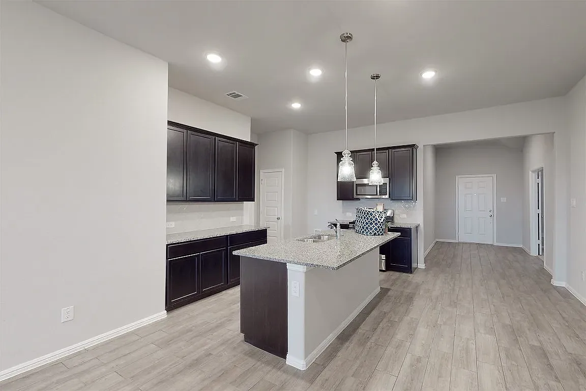 Building Photo - 14216 Aberavon Dr