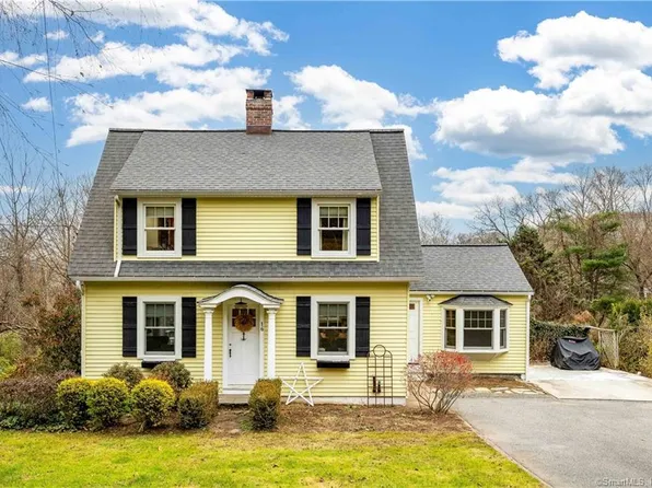 16 Middlesex Avenue, Chester, CT 06412