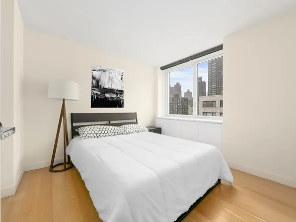 301 West 53rd Street image 5 of 8